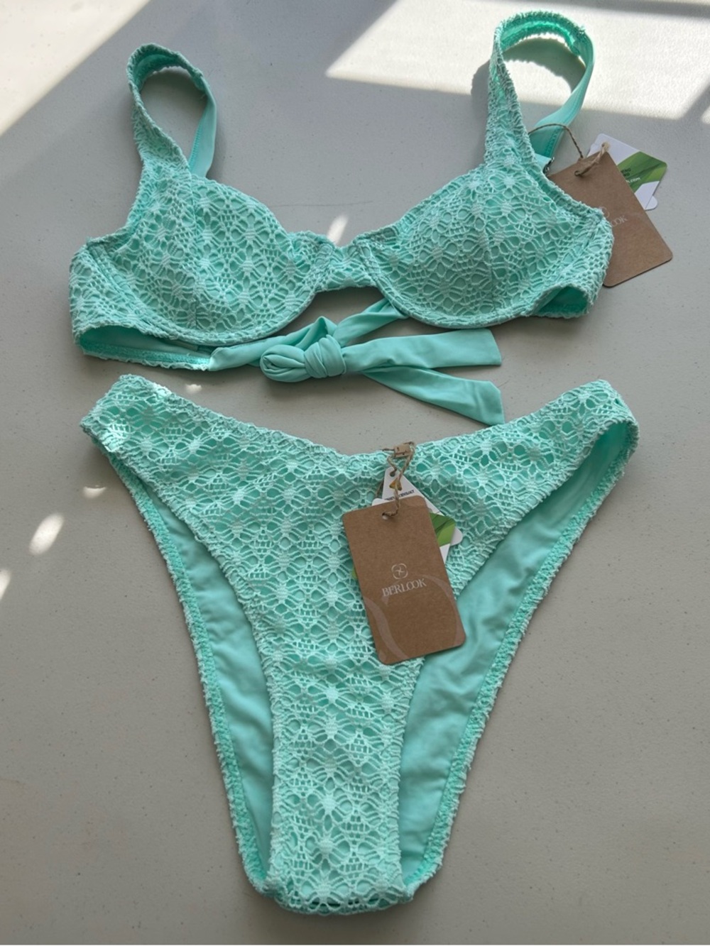 Berlook Bikini Set Small Cyan Blue Green Underwire Top V Cut Bottom Swimwear - Picture 10 of 10